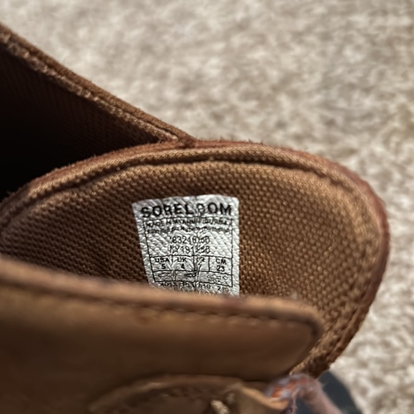 Kids size 5 Sorel boots, equivalent to men’s 5 women’s 7 - Picture 4 of 4